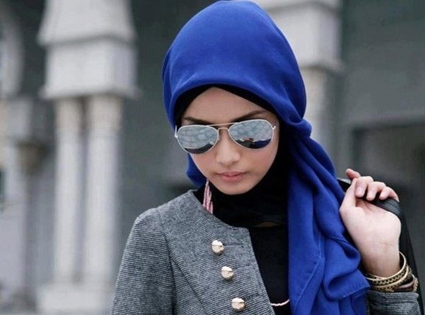 لهذا السبب الخطير.. غيروا نظارتكم الشمسية كل عامين!