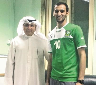 عبدالوهاب الجيران مع فؤاد المزيدي بعد التوقيع﻿