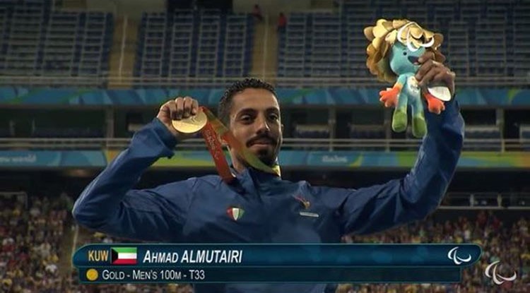 اللاعب احمد المطيري يفوز بالميدالية الذهبية في مسابقة الكراسي المتحركة