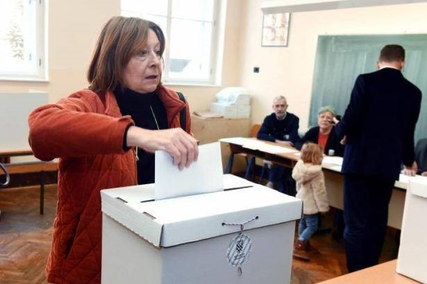 انتخابات برلمانية مبكرة تبدأ اليوم في كرواتيا