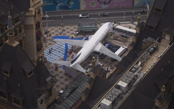 صور: مليونير صيني يحول طائرة بوينج إلى مطعم خيالي