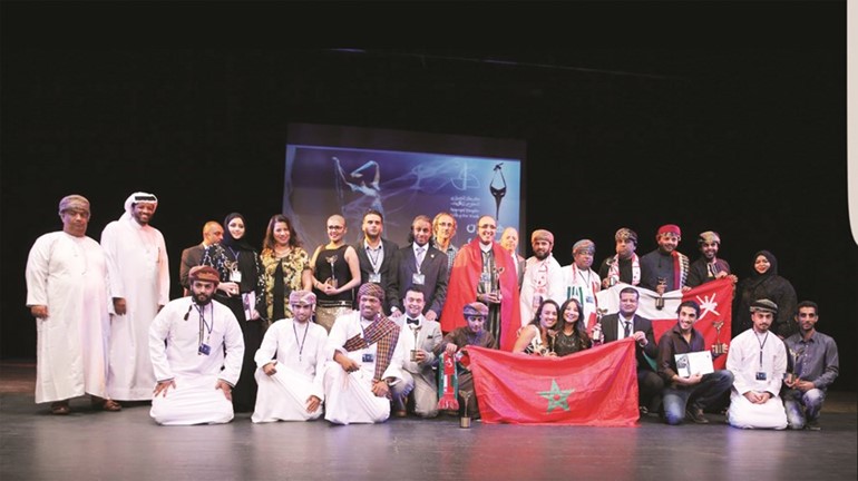 لقطة جماعية للفائزين بجوائز المهرجان