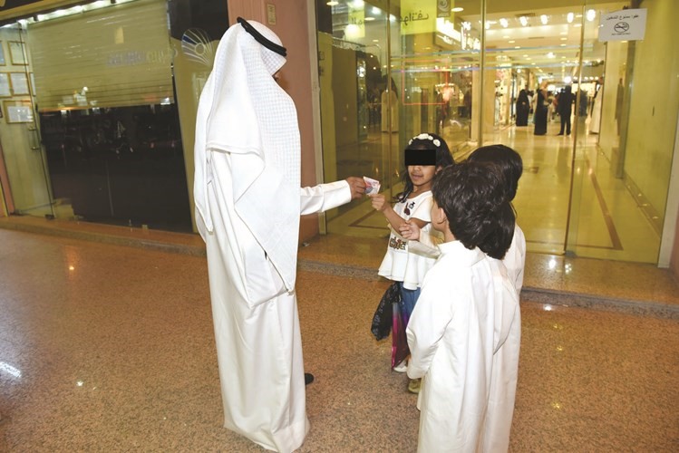 العيادي تدخل البهجة على الكبار والصغار	 احمد علي﻿