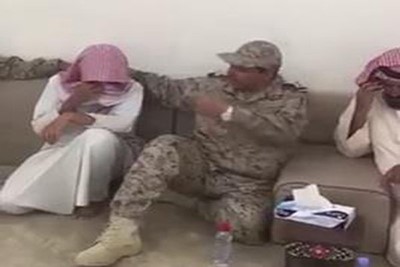 بالفيديو... ماذا طلب نجل الشهيد “الدهمشي” من قائد المنطقة الشمالية خلال العزاء في والده