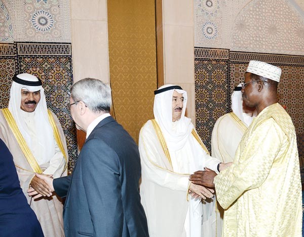 صاحب السمو الامير الشيخ صباح الاحمد وسمو نائب الامير الشيخ نواف الاحمد يتلقيان التهاني بعيد الاضحى