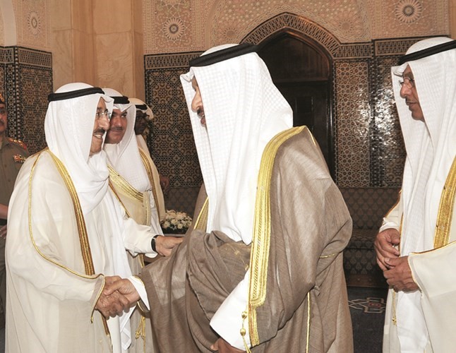 صاحب السمو الامير يتلقى تهنئة سمو الشيخ جابر المبارك﻿
