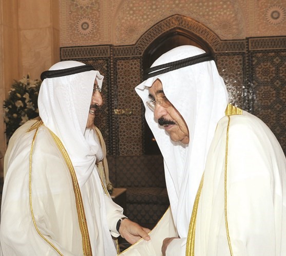 صاحب السمو الامير الشيخ صباح الاحمد يتبادل التهاني مع الشيخ فيصل السعود﻿
