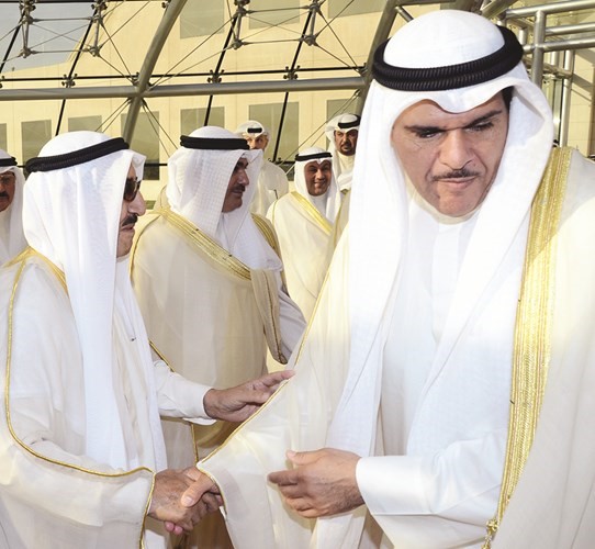 الشيخ سلمان الحمود مودعا صاحب السمو﻿
