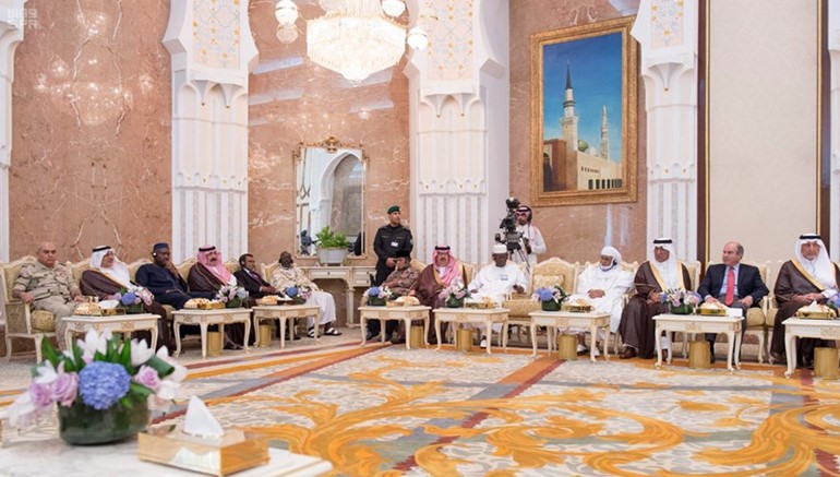 جانب من حفل الاستقبال السنوي الذي اقامه خادم الحرمين الشريفين لاصحاب الدولة وكبار الشخصيات الاسلامية الذين ادوا فريضة الحج هذا العام واس