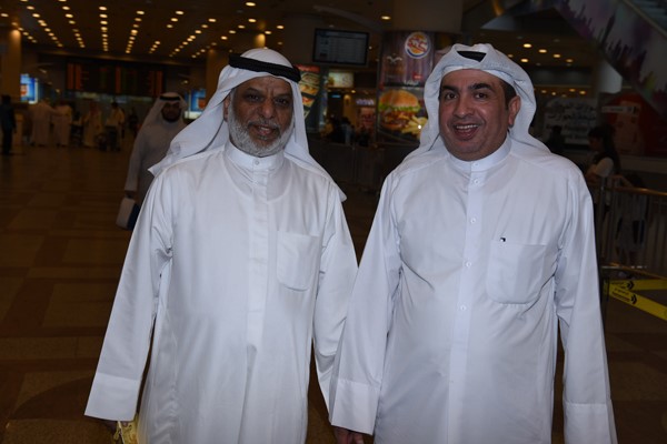 مختار العارضية عبدالله الهيفي مع الزميل فرج ناصر تصويراحمد علي