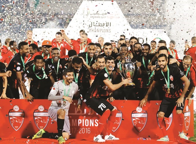 الاهلي متوجا بكاس السوبر
