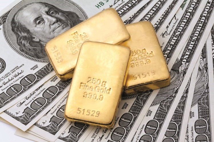 الذهب يتماسك مع تراجع الدولار