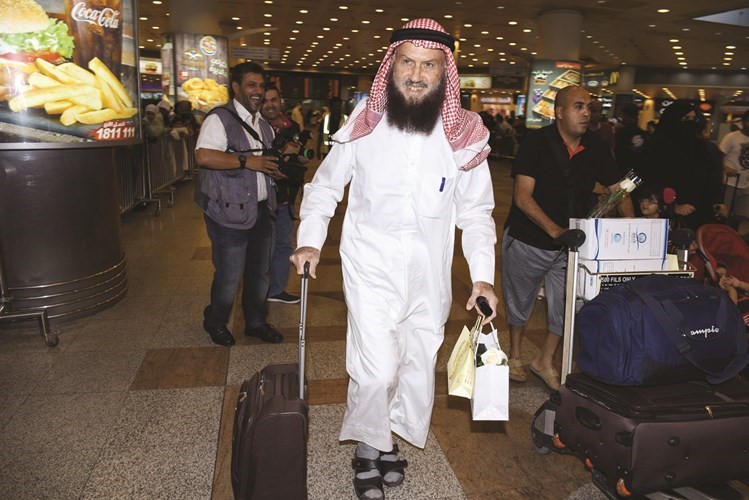 النائب السابق خالد السلطان لدى وصوله﻿