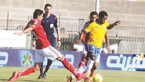 الاسماعيلي والاهلي يبحثان عن النقاط الثلاثة في الظهور الاول