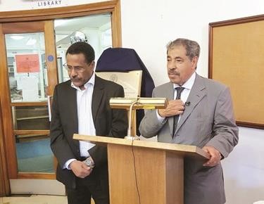 عبدالعزيز البابطين ملقيا كلمته﻿