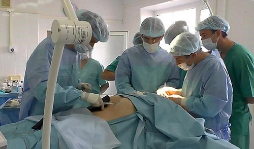 بالفيديو.. زراعة وجه لرجل.. من جلد معدته