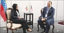 جانب من اجتماع الشيخ محمد العبدالله مع وزيرة خارجية فنزويلا ديلسي رودريغيز﻿