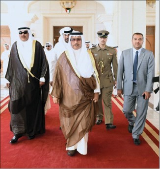 سمو الشيخ جابر المبارك والشيخ صباح الخالد لدى مغادرتهما الى نيويورك﻿