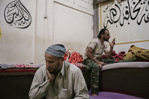أين دُفن القذافي؟: عائلته تعرض 25 مليون دولار على الرجل الذي يعرف موضع قبره.. فماذا كان ردّه؟