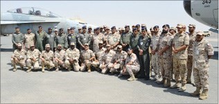 اللواء الركن طيار عبدالله الفودري والعميد الركن طيار عبدالله البطي والعميد الركن طيار سيف الحسيني في وداع القوات المغادرة﻿
