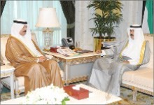 سمو نائب الامير وولي العهد الشيخ نواف الاحمد مستقبلا الشيخ محمد الخالد﻿