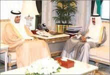سمو نائب الامير وولي العهد الشيخ نواف الاحمد مستقبلا انس الصالح﻿