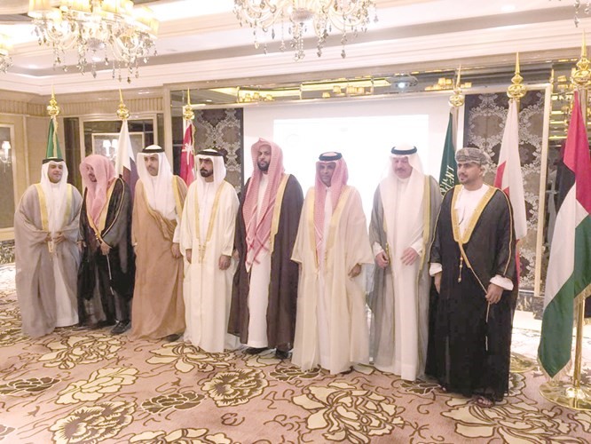 عبداللطيف السريع ووكلاء العدل في دول التعاون على هامش اجتماعهم 20﻿