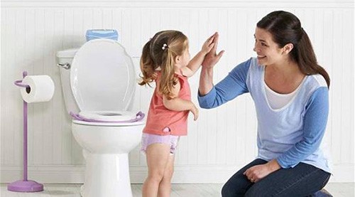 متى تبدأ تدريب طفلك على استخدام المرحاض؟