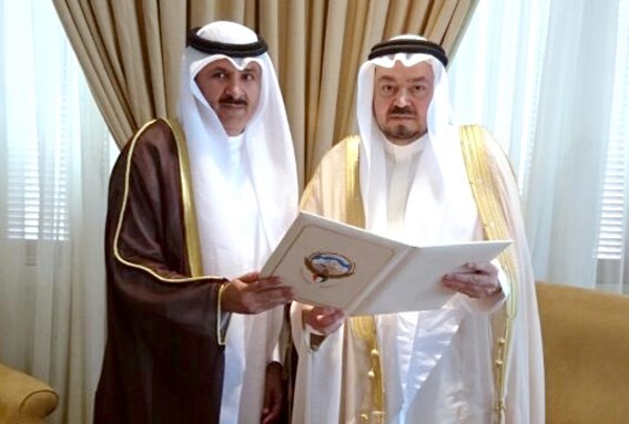 وائل العنزي يقدم اوراق اعتماده الى السفير محمد الطيب ﻿