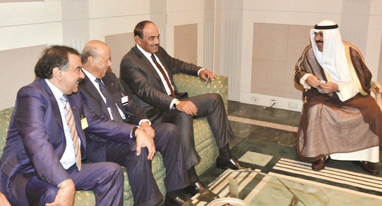الشيخ مشعل الاحمد والشيخ صباح الخالد والسفير احمد فهد الفهد وخالد الجارالله﻿