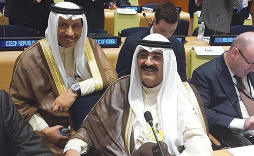 الشيخ مشعل الاحمد وسمو الشيخ جابر المبارك﻿