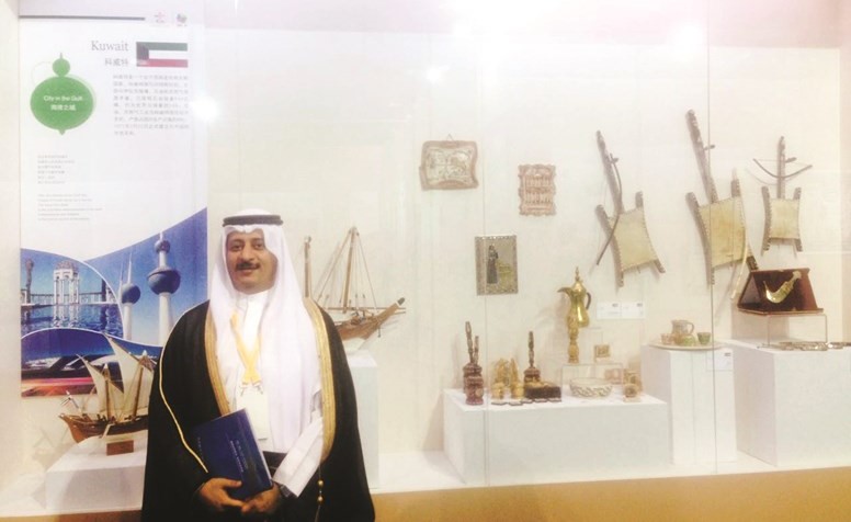 دبدر الدويش خلال مشاركته في المعرض﻿