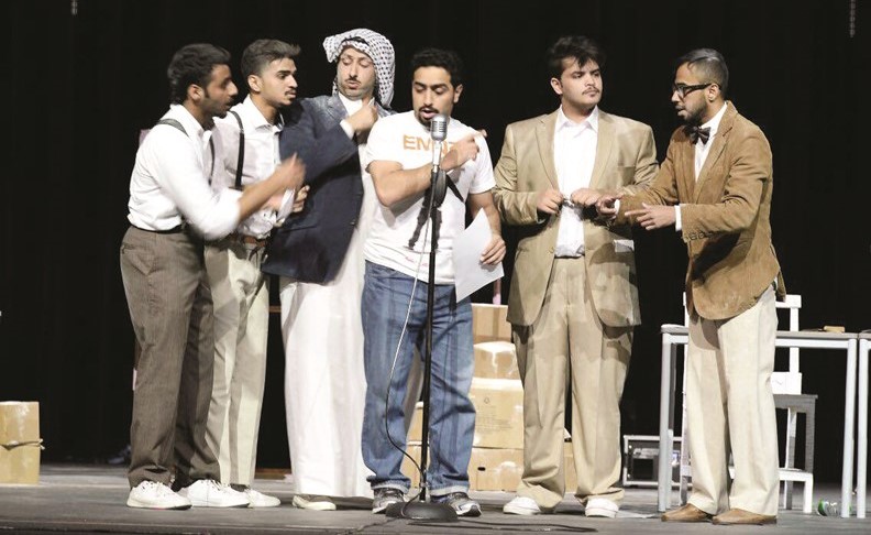 مشهد من مسرحية عبر الاثير﻿