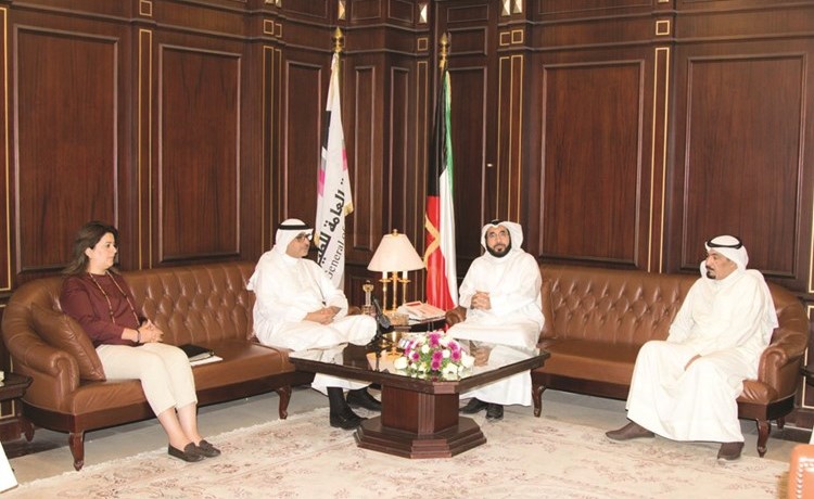 الشيخ احمد مشعل الاحمد خلال لقائه م يوسف الفوزان﻿