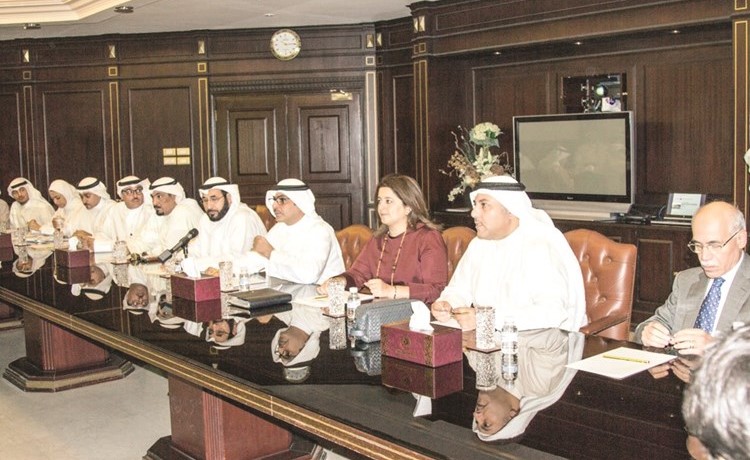 جانب من اجتماع الشيخ احمد المشعل مع م يوسف الفوزان ومسؤولي الطيران المدني بحضور د رنا الفارس وم فهد الوقيان وم عماد الجلوي﻿