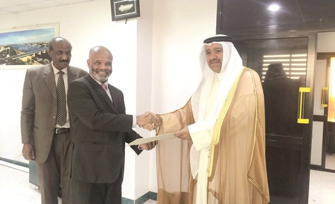 السفير بسام القبندي يقدم اوراق اعتماده لوزير الدولة بالخارجية السودانية كمال اسماعيل﻿