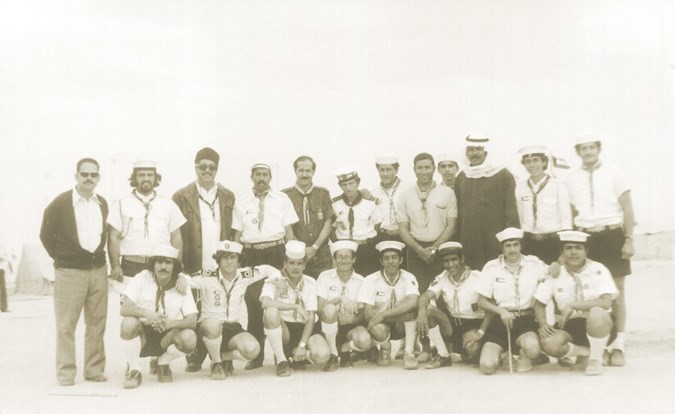 ﻿يوسف الهندي مع الزملاء في الكشافة البحرية بمخيم بوبيان عام 1973﻿