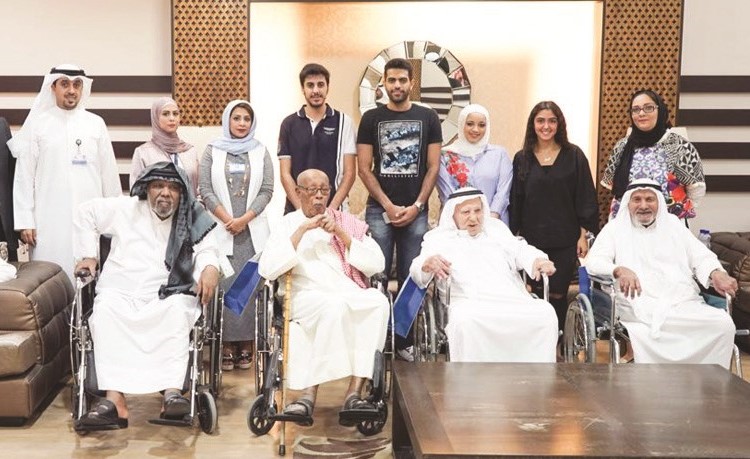 جانب من زيارة دار الرعاية﻿