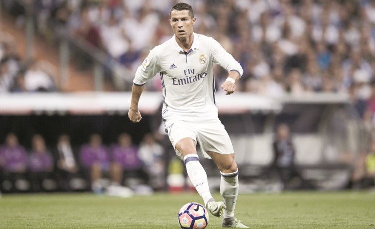 ريال مدريد وبرشلونة للتعويض في «الليغا»