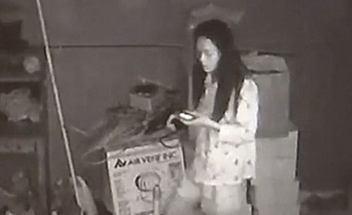 فيديو لا يصدق.. امرأة تواجه 3 لصوص مسلحين بكل شجاعة