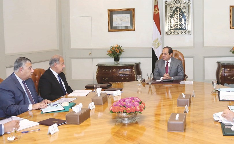 الرئيس عبدالفتاح السيسي مجتمعا مع رئيس الحكومة ووزير الداخلية ومدير جهاز المخابرات العامة ورئيس هيئة الرقابة الادارية ﻿