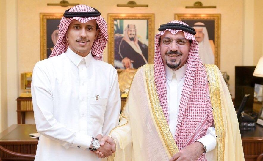 بالفيديو.. شاب سعودي ينقذ طفلاً من الموت في آخر لحظة