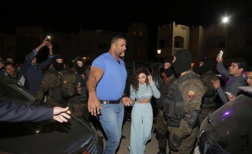 بالصور.. قصة العملاق الذي يراقب غرفة ميريام فارس