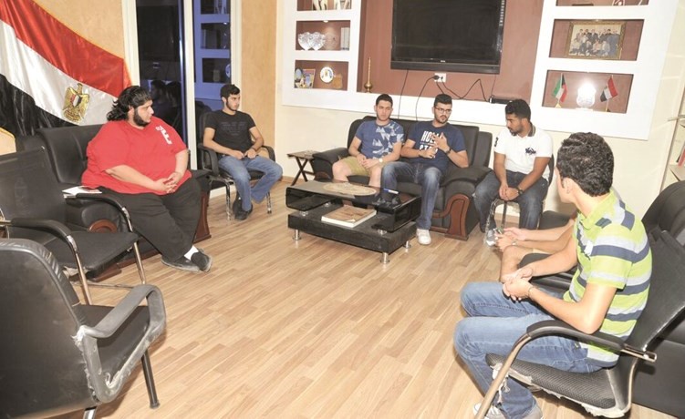 طلاب في مقر الاتحاد﻿