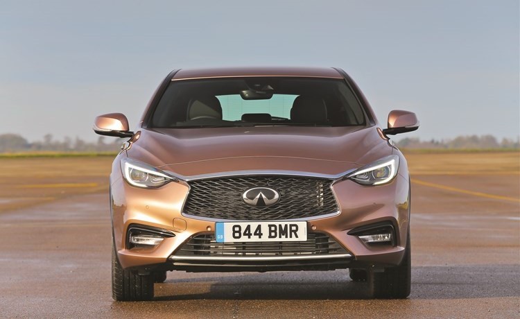 إنفينيتي Q30 هاتشباك الجديدة كلياً.. إبداع بلا حدود