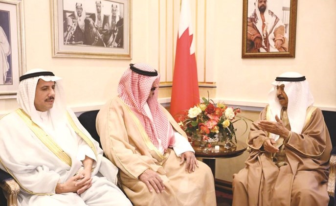 صاحب السمو الملكي الامير خليفة بن سلمان ال خليفة والشيخ عزام الصباح والشيخ طلال الخالد﻿