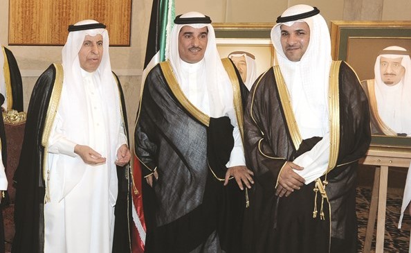 دمحمد السبيعي وسعد السبيعي يباركان للسفير الفايز ﻿