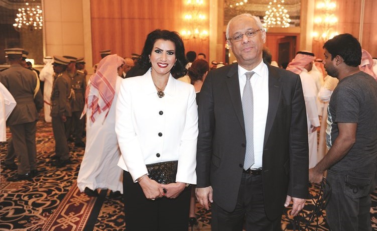 السفير المصري ياسر عاطف وفاطمة العازمي﻿