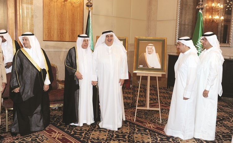 السفير عادل العيار مباركا ﻿