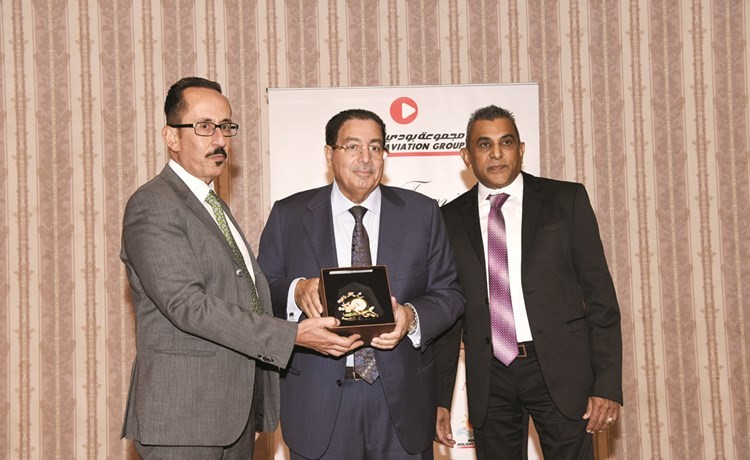 روبرت حايك يكرم منذر ناجيا		 ريليش كومار﻿